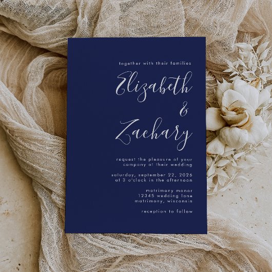 Moderne marineblauwe bruiloft met script kaart