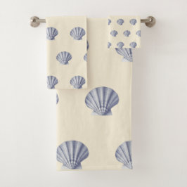 Moderne  marineblauwe schelpen op beige crème bad handdoek
