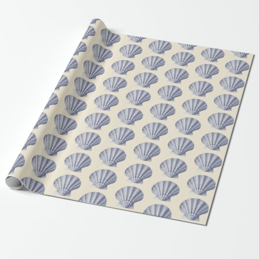 Moderne  marineblauwe schelpen op beige crème cadeaupapier (Uitgerold)