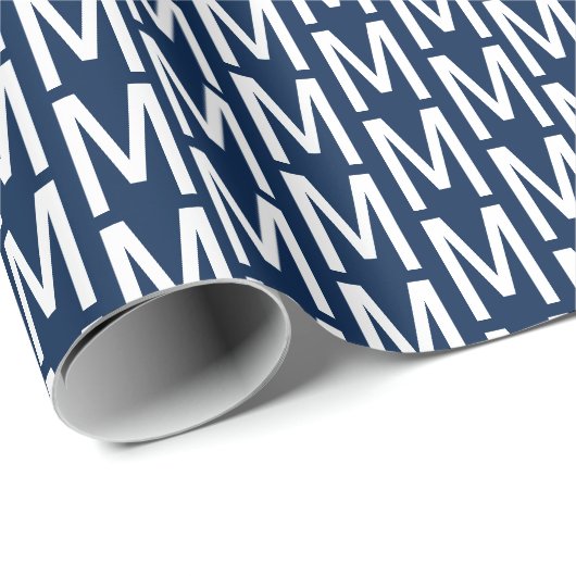 Moderne marineblauwe witte monogram verjaardag cadeaupapier (Rol Hoek)