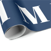 Moderne marineblauwwitte initiaal monogram cadeaupapier (Rol Hoek)