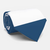 Moderne marineblauwwitte strippatroon stropdas (Opgerold)