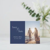 Moderne marinesblauwe foto bruiloft sparen datum briefkaart (Staand voorkant)