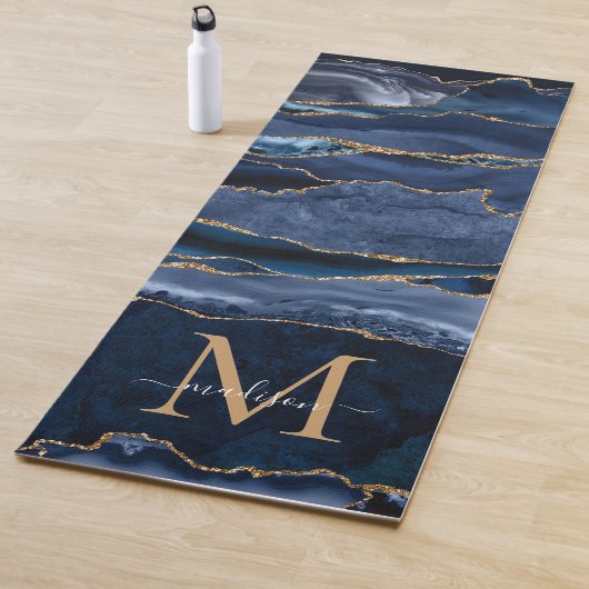 Moderne marinesonroge goudglitter geode monogram yogamat (In situ)