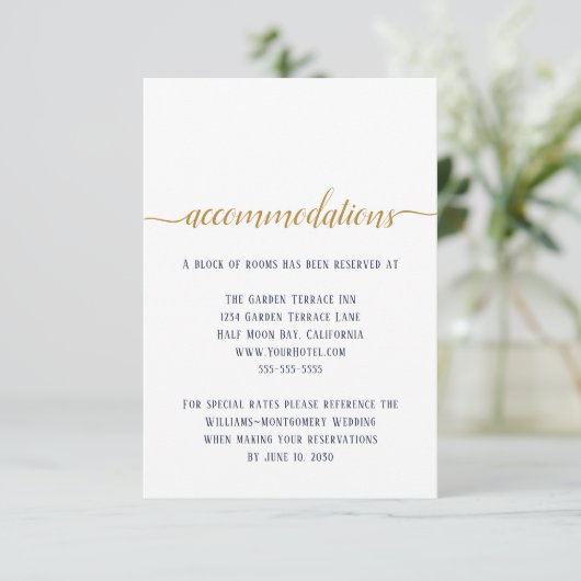 Moderne marinesultaat Gold Script Wedding Accommod Informatiekaartje (Staand voorkant)