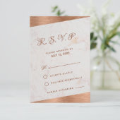 Moderne marmeren koper kalligrafische schuine brui RSVP kaartje (Staand voorkant)