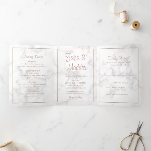Moderne Marmeren Roze Gouden Script Bruiloft Drieluik Uitnodiging (Binnen)