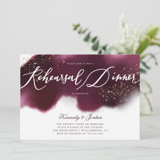 Moderne Maroon Gouden Glitter Oefendiner Kaart (Staand voorkant)