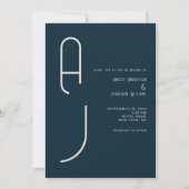 Moderne matte monogram minimale trouw marineblauw kaart (Voorkant)