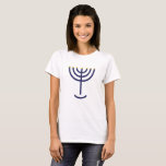 Moderne Menorah Navy Gold Faux Folie T-shirt<br><div class="desc">Modern Minimal Menorah ontwerp gedrukt in marine en goud. De candelabra is een eenvoudig minimalistisch ontwerp in marineblauw met faux folie afgeronde vlampunten. Dit is een zeven vertakte Menorah. Moderne Menorah Navy Gold Faux Folie</div>