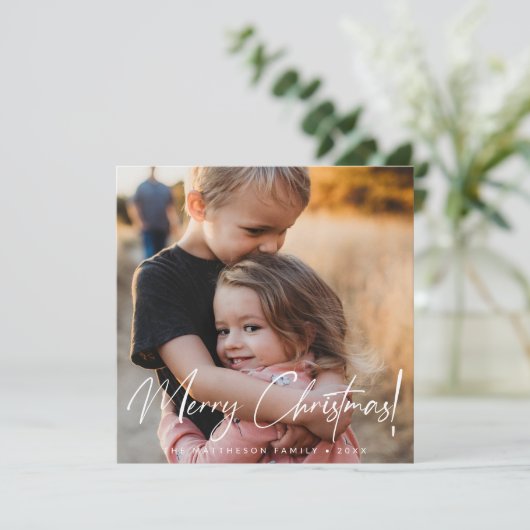 Moderne Merry Christmas Handlettered script foto Feestdagenkaart (Staand voorkant)