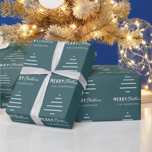Moderne minieme groene kerstboompijn met prettig k cadeaupapier (Feestdagen)