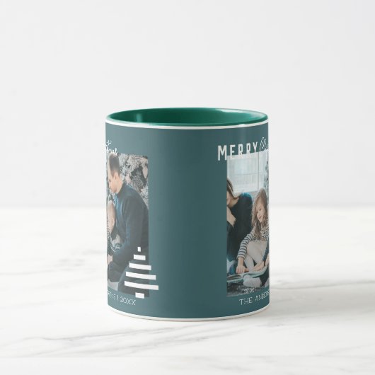 Moderne minieme groene kerstboompijn met prettig k mok (Midden)