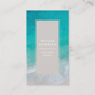 Moderne minieme oceaanstrandtypografie visitekaartje