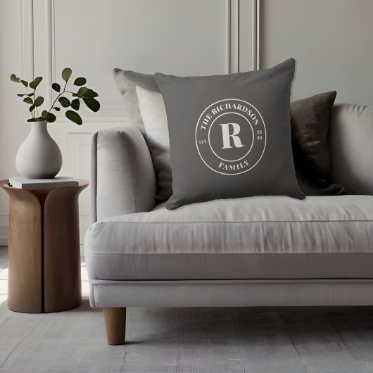 Moderne Minimaal Asgrijs Familie Monogram Stempel Kussen