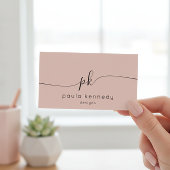 Moderne minimaal elegante Blush Monogram QR-code Visitekaartje