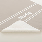 Moderne Minimaal Naam Monogram Gescript Beige Brui Sherpa Deken (3/4)
