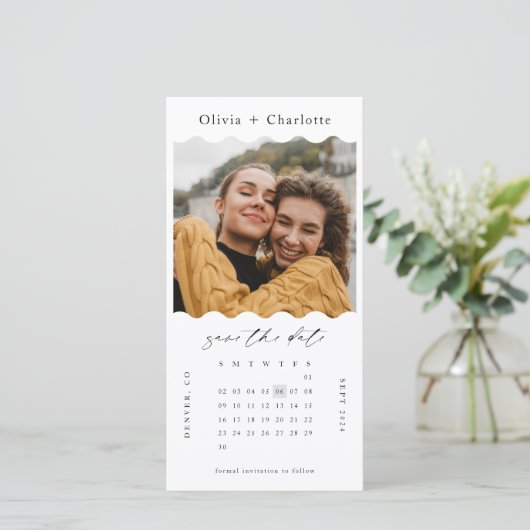 Moderne Minimaal Retro Golvend Foto Stijlvolle Kal Save The Date (Staand voorkant)