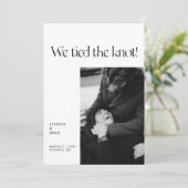 Moderne Minimaal Typography Net Getrouwd Gevlucht Aankondiging (Staand voorkant)