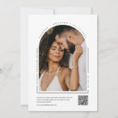 Moderne Minimal Black Arch QR Code Trouwfoto Kaart (Achterkant)