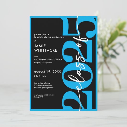 Moderne Minimal Blue Typography Graduation Party Kaart (Staand voorkant)