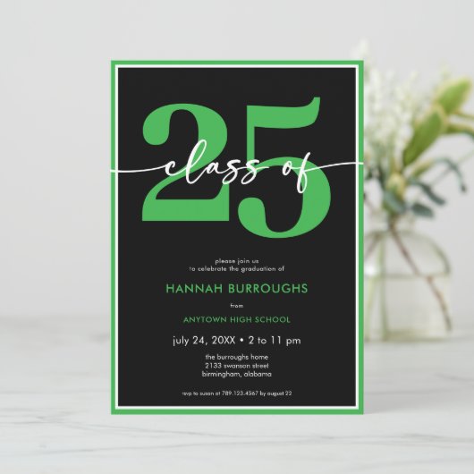 Moderne Minimal Green Script Graduation Party Kaart (Staand voorkant)