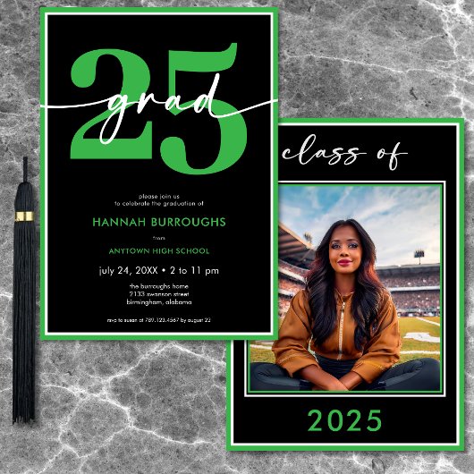 Moderne Minimal Green Script Graduation Party Kaart