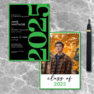 Moderne Minimal Green Typography Graduation Party Kaart