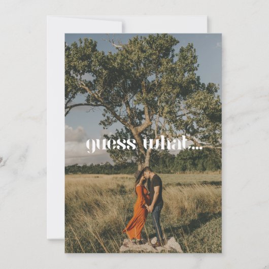 Moderne Minimal 'Guess What' 2 Fotozwangerschap Aankondiging (Voorkant)