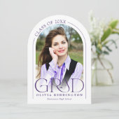 Moderne Minimal Photo Arch Paarse Graduation Party Kaart (Staand voorkant)