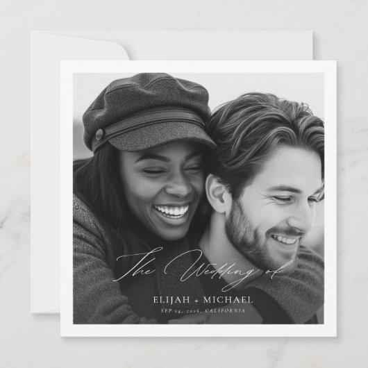 Moderne Minimal Script Photo Budget Square bruilof Kaart (Voorkant)