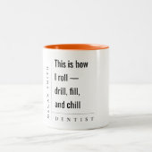 Moderne Minimal Simple Bold Grappig Tandarts Gift Tweekleurige Koffiemok (Center)