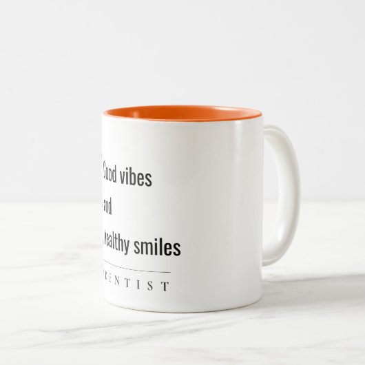Moderne Minimal Simple Bold Smile Tandarts Gift Tweekleurige Koffiemok (Voorkant rechts)