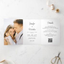 Moderne Minimal Wedding RSVP Details QR Code Foto Drieluik Uitnodiging