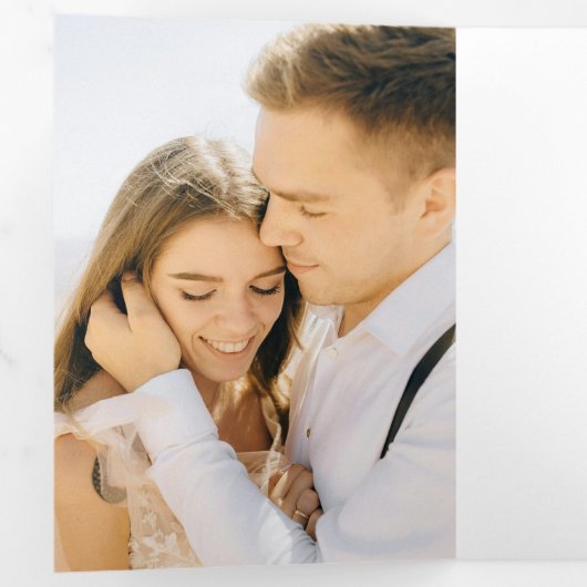 Moderne Minimal Wedding RSVP Details QR Code Foto Drieluik Uitnodiging (Binnenzijde eerst)