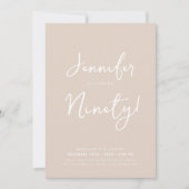 Moderne minimale 90e verjaardag Script Champagne Kaart (Voorkant)