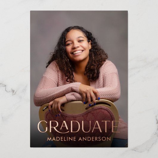 Moderne minimale Afstuderen 2 Foto Roos Gold Folie Uitnodiging (Voorkant)