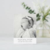 Moderne minimale baby meisje geboorte aankondiging briefkaart (Staand voorkant)