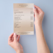 Moderne minimale Beige Hautfarbe Flyer (Hand)