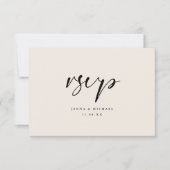Moderne Minimale Beige Script Trouw RSVP Kaartje (Voorkant)