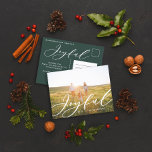 Moderne minimale bladergrootte 1-fotoscript elegan feestdagenkaart<br><div class="desc">Moderne minuscule foliage script,  elegant,  vrolijk kerstvakantie briefkaart. Met de hand geschilde eucalyptus,  een minimale bladermassa en een moderne rustige rivierkreet geven deze vakantiekaart een luxueus gevoel. In de klas groenen,  browsen en grays.</div>