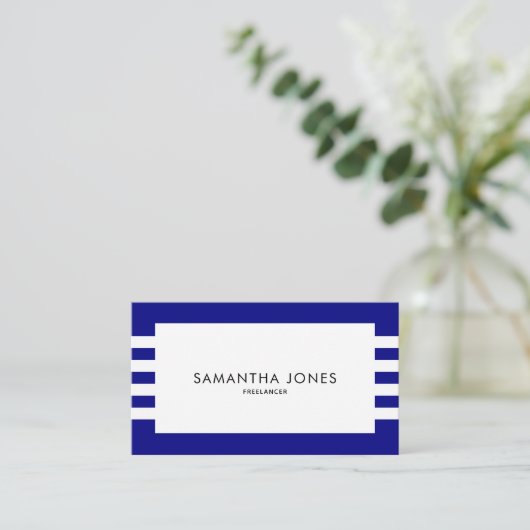 Moderne, minimale blauwe marinestreep Freelancer Visitekaartje (Staand voorkant)