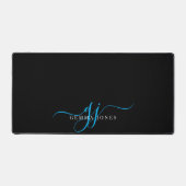 Moderne minimale blauwe script monogram zwart bure bureaumat (Voorkant)