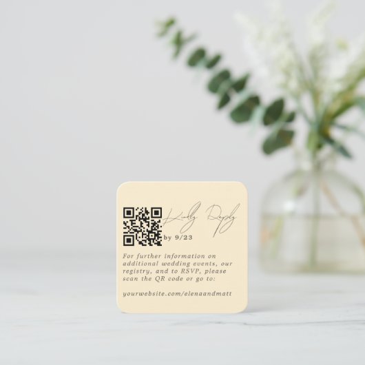 Moderne minimale Bleke gele RSVP QR Code Kaart (Staand voorkant)