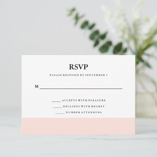 Moderne minimale Blush Pink Stripe RSVP Kaartje (Staand voorkant)