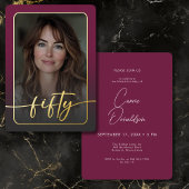 Moderne minimale Bourgondische foto 50ste verjaard Folie Uitnodiging