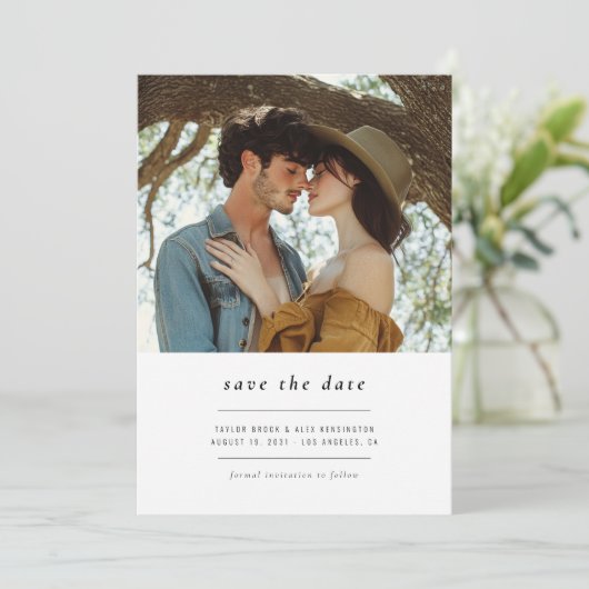 Moderne minimale eenvoudige foto QR-code bruiloft Save The Date (Staand voorkant)