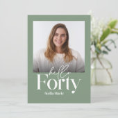 Moderne minimale eenvoudige salie groen 40e verjaa kaart (Staand voorkant)