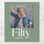 Moderne minimale eenvoudige salie groen 50e verjaa wijn etiket (Enkel label)