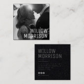 Moderne, minimale, eenvoudige zwarte professionele vierkante visitekaartje (Voorkant / Achterkant)